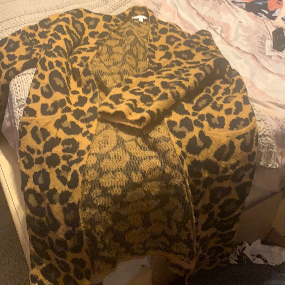 Medium leopard print sweater